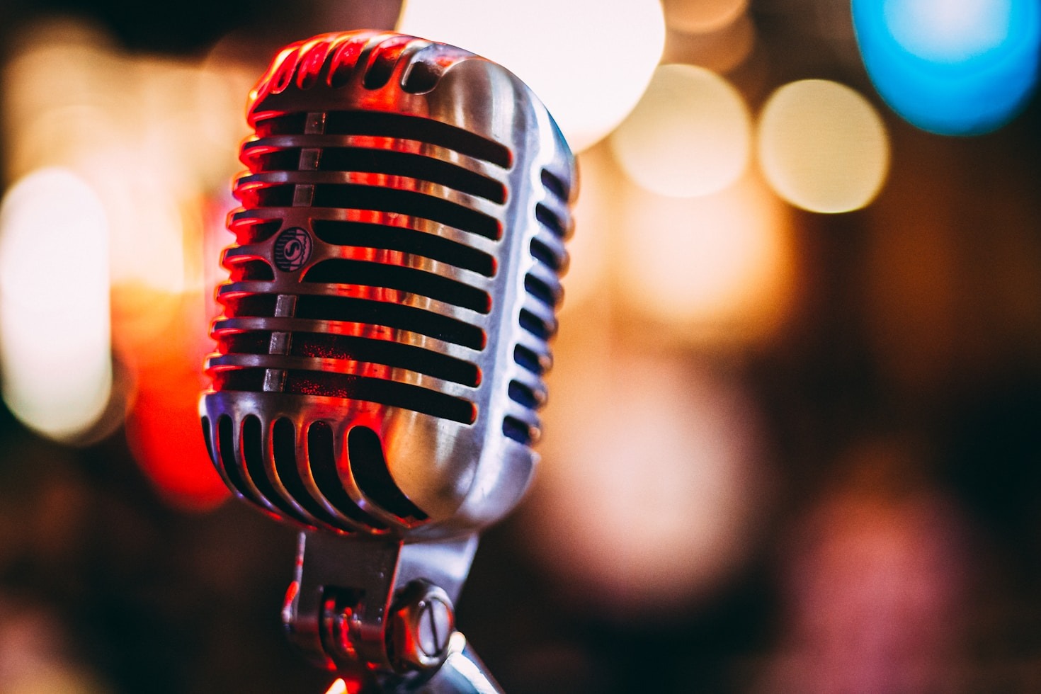 5 artistas emergentes que debes escuchar este mes